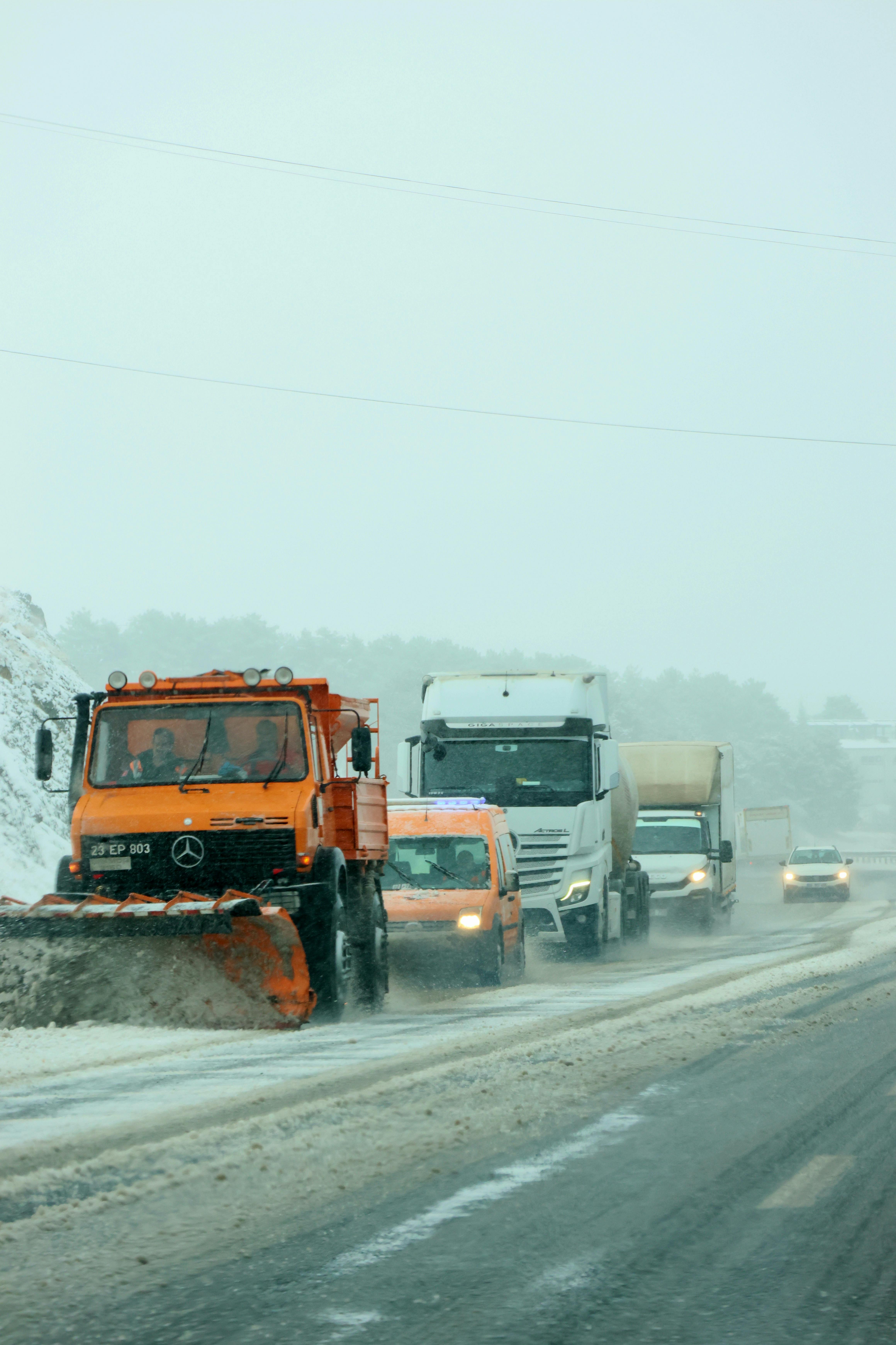Eisbeseitigung in Leverkusen – Beseitigung von Glätte und Eisflächen für sichere, rutschfreie Wege.